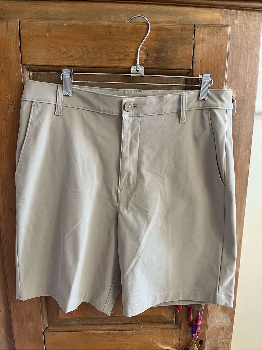 all in motion Men's Flat Front Khaki Performance Shorts NWOT